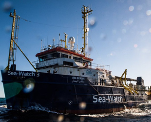 42 göçmeni taşıyan yardım gemisi Sea Watch, İtalya karasularına izinsiz girdi