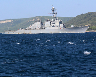 Rusya, Karadeniz’deki ABD savaş gemisini adım adım takip ediyor