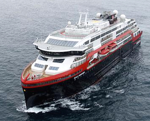 Roald Amundsen isimli hibrit yolcu gemisi, Norveç'ten yola çıktı