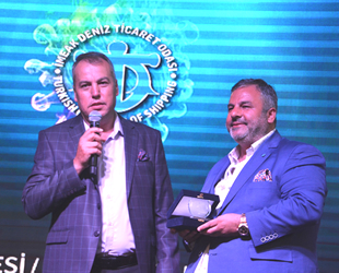 Aliağa’da denizciler yemekte bir araya geldi