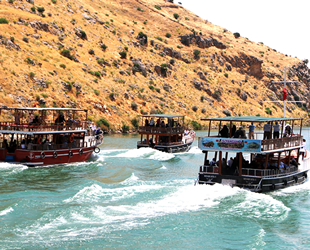 Halfeti tarihindeki en iyi turizm sezonunu yaşıyor