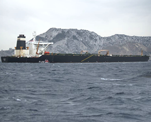 Cebelitarık’ta el konulan İran tankerinin kaptanları tutuklandı