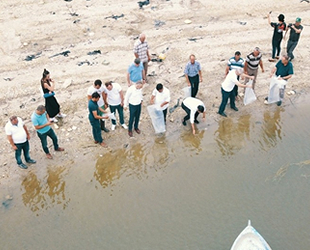 Manisa'daki baraj gölü ve göletlere 100 bin adet balık bırakıldı