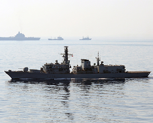 İran, İngiliz savaş gemisi ile yapılan telsiz konuşmalarını yayınladı