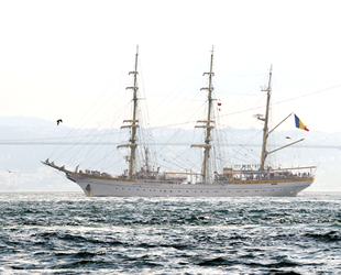 'Nava Scoala Mircea' isimli askeri eğitim gemisi, Sarayburnu'na demir attı