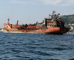 Mahkeme, Kerç Boğazı'nda yanan ‘Candy’ isimli gemiye el koydu