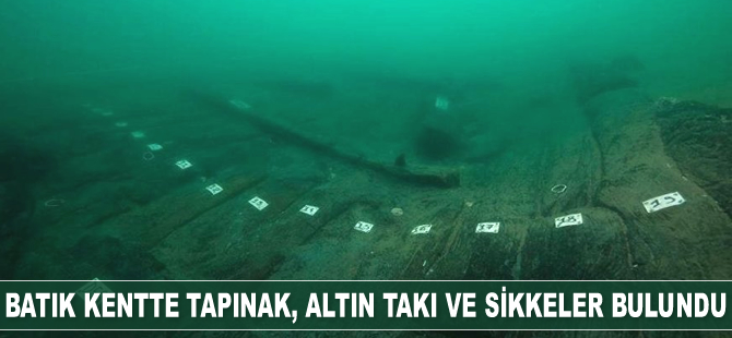 Batık kentte tapınak, altın takı ve sikkeler bulundu