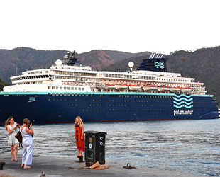 ‘Horizon’ isimli yolcu gemisi, Marmaris’e geldi