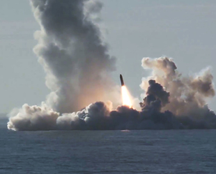 Rusya nükleer denizaltılarla füze denemesi gerçekleştirdi