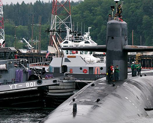 Çin, ABD savaş gemisinin limana yanaşmasına izin vermedi