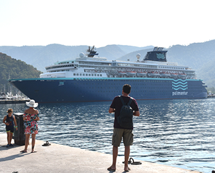 ‘Horizon’ isimli yolcu gemisi, Marmaris’e geldi