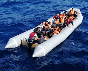 Bodrum’da lastik botla kaçmaya çalışan 44 göçmenler yakalandı