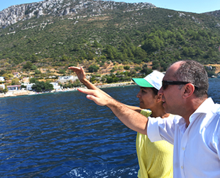 Muğla'da kıyı ve koylar denizden denetlendi