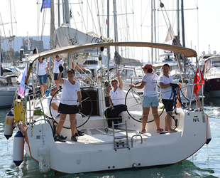 Kadınlar yelkenciler, 'barış' için için seyre çıktılar