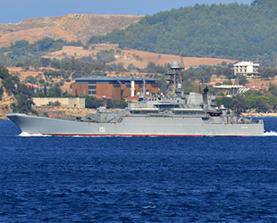 'Azov' isimli Rus savaş gemisi, Çanakkale Boğazı'ndan geçti