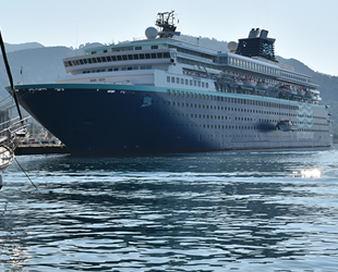 ‘Horizon’ isimli yolcu gemisi, Marmaris’e demir attı