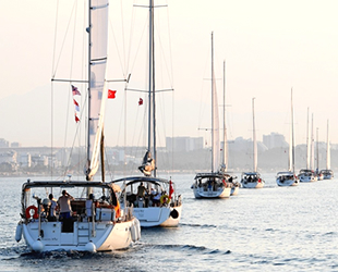 Yelkenliler, Konyaaltı Sahili açıklarında şov yaptı
