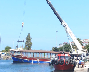 Bandırma’da yüzer restoran battı