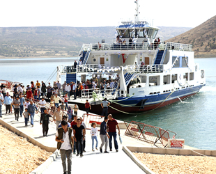 Atatürk ve Birecik Baraj gölllerinde yolcu ve balıkçı tekneleri denetlendi