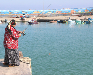Karadeniz’de olta balıkçıları da sezondan umutlu değil