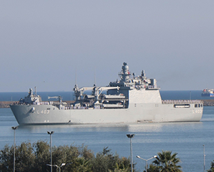 Denizciler, TCG Sancaktar ile Samsun'a çıkarma yaptı