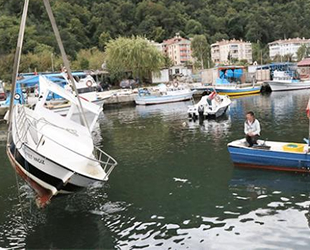 Kastamonu'da şiddetli rüzgar balıkçı teknelerini batırdı