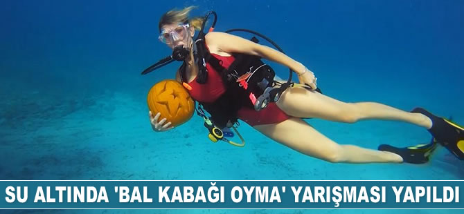 Su altında 'bal kabağı oyma' yarışması yapıldı