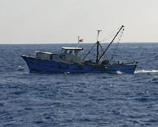 Silifke’de yasadışı avcılık yapan tekne yakalandı