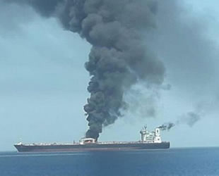 Kızıldeniz’de ‘SABITI’ isimli İran petrol tankerinde patlama meydana geldi