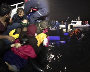 Ayvalık'ta tekne battı: 1 çocuk öldü, 33 göçmen kurtarıldı, kayıp 1 bebek aranıyor
