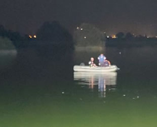 Sakarya Nehri'nde tekne alabora oldu: 1 ölü, 1 kayıp
