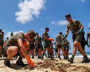 Brezilya, petrol sızıntısını temizlemek için 5 bin asker daha görevlendirecek