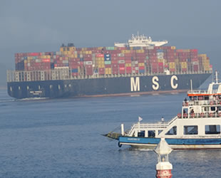 ‘MSC Teresa’ isimli konteyner gemisi, Çanakkale Boğazı'ndan geçti