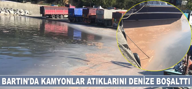 Bartın’da kamyonlar atıklarını denize boşalttı
