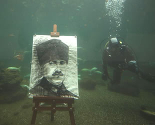 Fatma Nilgün Turşucular, Cumhuriyet'in kadın kahramanları için su altında resim çizdi