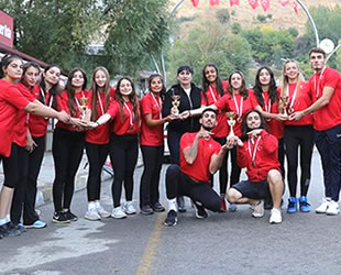 Emanet botla çıktıkları yolda şampiyonluğu kaptırmadılar