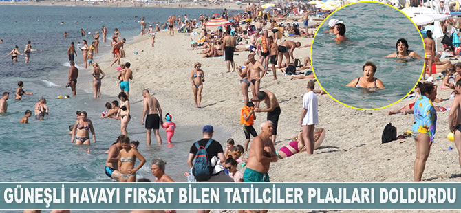 Alanya’da tatilciler plajları doldurdu