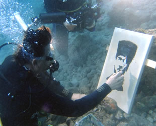 Fethiye'de denizaltında Atatürk’ün portresi yaptılar