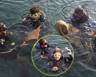 Sinop'ta hemşire adayları denizde temizlik yaptı