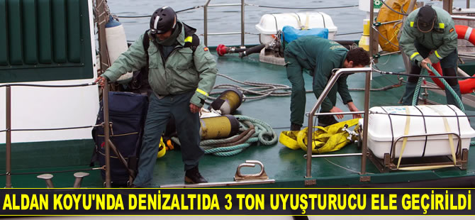 İspanya'da denizaltıda 3 ton uyuşturucu ele geçirildi