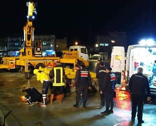 Çanakkale’de beton bloklar arasında kalan gemi makinisti hayatını kaybetti