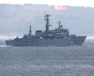 'Perekop' isimli Rus savaş gemisi, Çanakkale Boğazı'ndan geçti