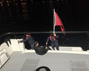 Bodrum’da 46 kilometreyi yüzerek geçmeye çalışan göçmen yakalandı