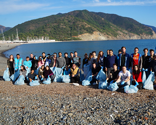 Duyarlı gençler, Yalancıboğaz’da sahil temizliği yaptı