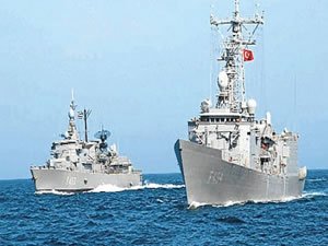 İki Türk fırkateyni Cezayir'e doğru yola çıktı