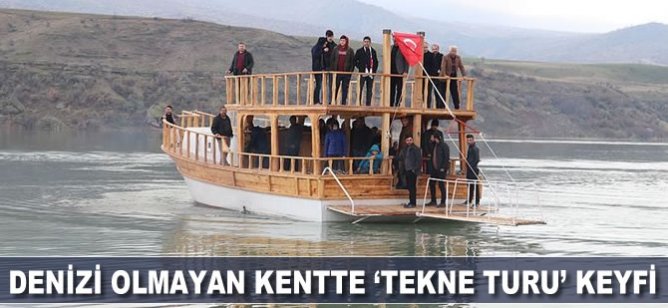 Denizi olmayan kentte 'tekne turu' keyfi