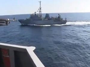 Umman Denizi'nde Rus gemisi ile ABD savaş gemisi arasında tehlikeli yakınlaşma