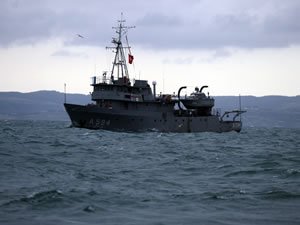 TCG Alemdar gemisi kayıp balıkçıyı arıyor