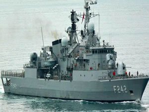 TCG Fatih savaş gemisi rotasını Samsun´a çevirdi