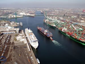 Los Angeles Limanı ticaret savaşına rağmen tarih yazıyor